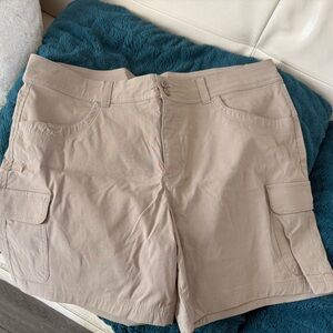 Eddie Bauer Beige Cargo Women’s Shorts